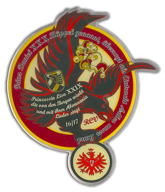 Bild von Daniel XXX, Küppel genannt, überragt als Eintracht Adler unser Land & Lisa XXIX, die von den Bergen winkt und mit ihrer Alemannia Lieder singt